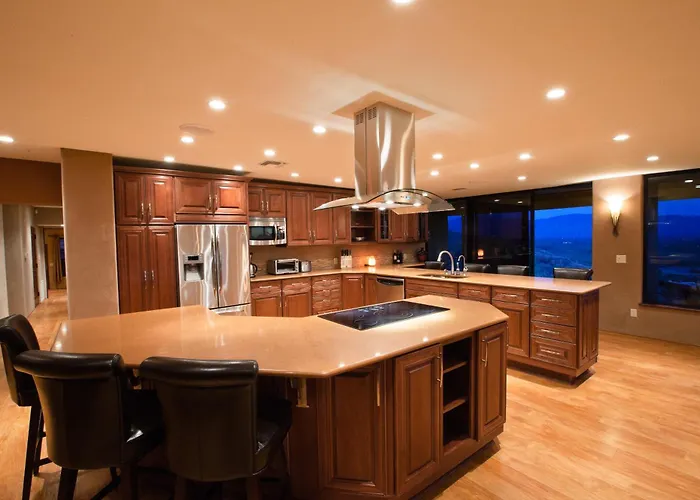 Magical, Private, High-end, Mountain-top Estate Holiday home *