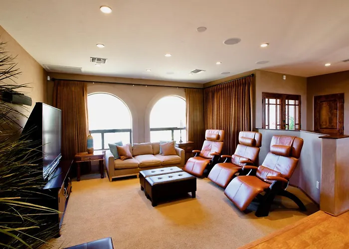 Magical, Private, High-end, Mountain-top Estate Holiday home