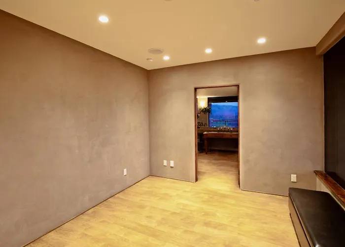 Magical, Private, High-end, Mountain-top Estate *