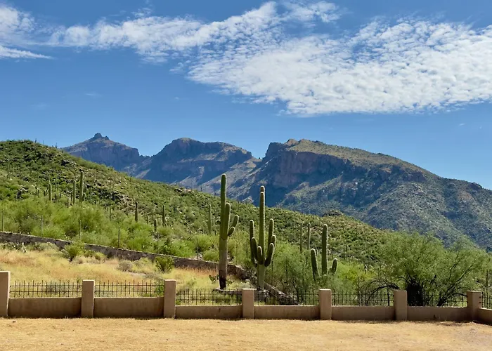 Magical, Private, High-end, Mountain-top Estate Holiday home
